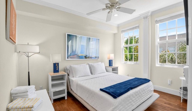 Pool Beach Getaway Palm Beach 1 Bedroom w/Kitchen