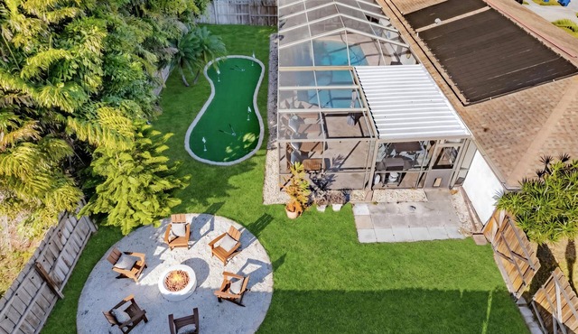 Pool & Fire Pit Retreat – Sleeps 14 - BBQ