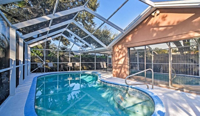 Pool, Hot Tub, Free 4 Splash Park Tix, love Dogs