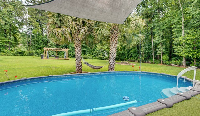 Pool, Hot Tub & Game Room! Stockbridge Oasis