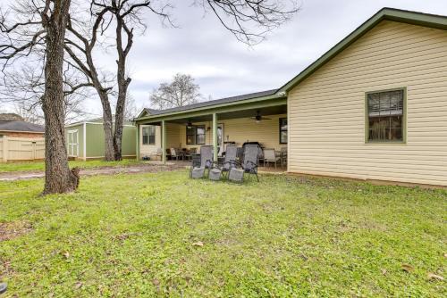 Pool & Large Covered Patio! Decatur Family Getaway