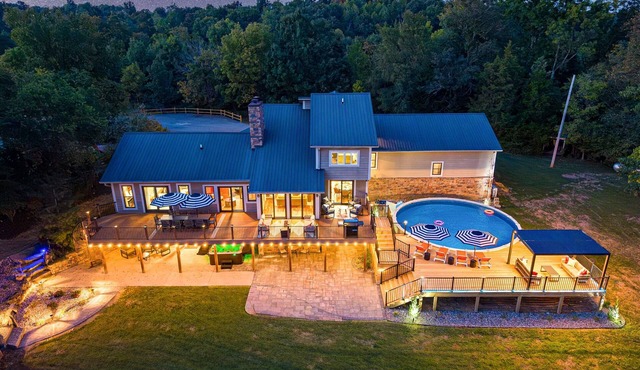 POOL~SpeakEzy~3mi to Bardstown~GameRM~HotTub~Sauna