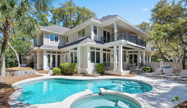 Pristine 2nd row home in Sea Pines w/great outdoor space, private pool & spa