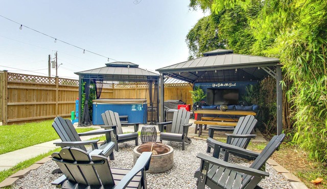 Private Backyard Experience with Hot Tub!