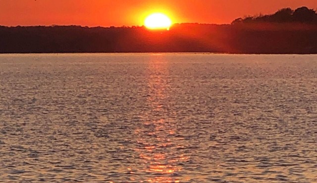 Private Cabin on Water-Fish & Boat from YOUR DOCK-BEST Sunsets, no stairs! PetsY