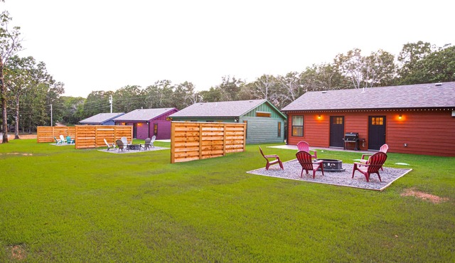 Private Cabin Villege with Hot Tubs & Firepit for 16 people