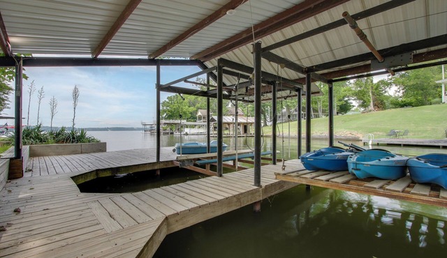 Private Dock! Fishing Paradise on Lake Wilson