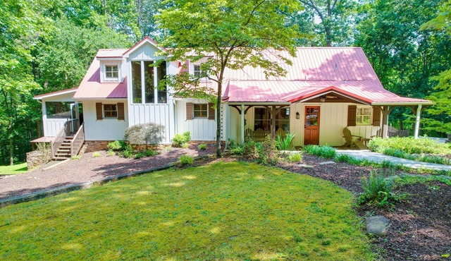 Private Farmhouse on 5 Secluded Acres