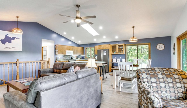 Private Lakefront Cabin w/Hot Tub, Deck & Views