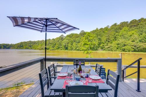 Private On-Site Boat Dock: Cabin on Lake Jordan