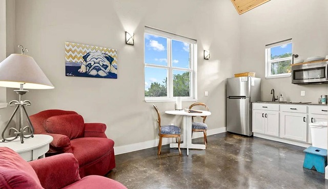 Private Romantic Cottage for an Unforgettable Couples Retreat to Texas Hill Country near Dripping Springs, Texas