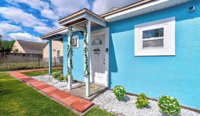 Private Studio w/private Entry Near UCF & Airport
