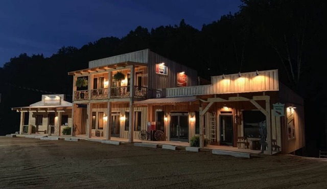 Prospector Pickwick Lake/Presidential Suite