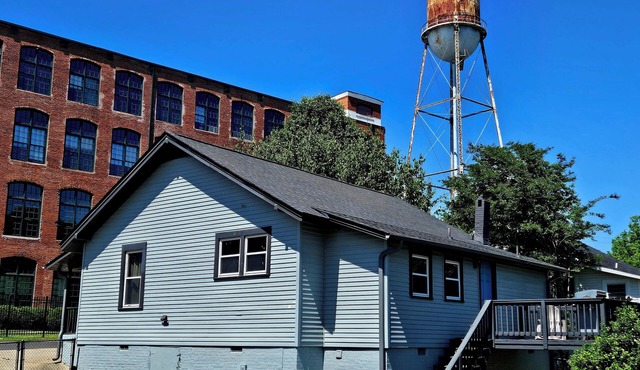 Pup-Friendly Greenville Cottage Near Downtown