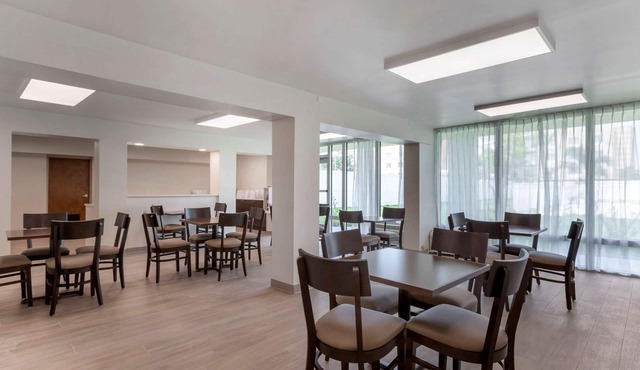 Quality Inn Saint Petersburg North-Tampa Bay