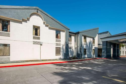Quality Inn & Suites Lafayette