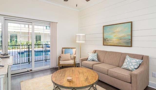 Queen Suite @ 400 Ocean Suites
