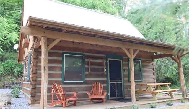 Quiet Cabin: Perfect basecamp for exploring WNC!nn