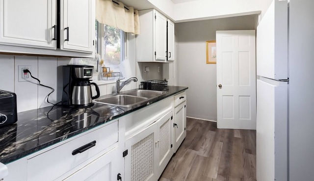 Quiet Pittsburgh 3BR | Parking, AC + Pets