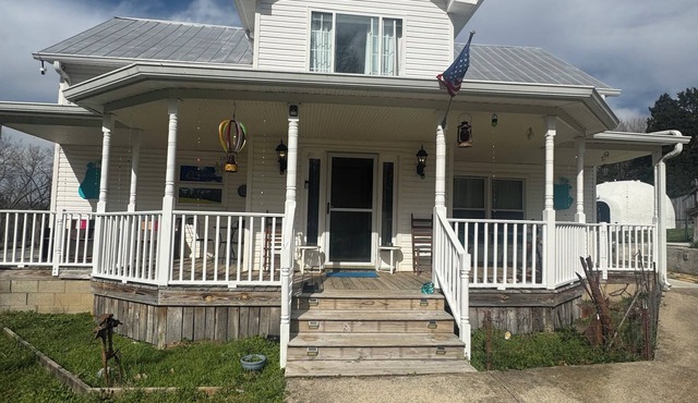 Quiet, spacious countryside, Farm house retreatj! in Burns