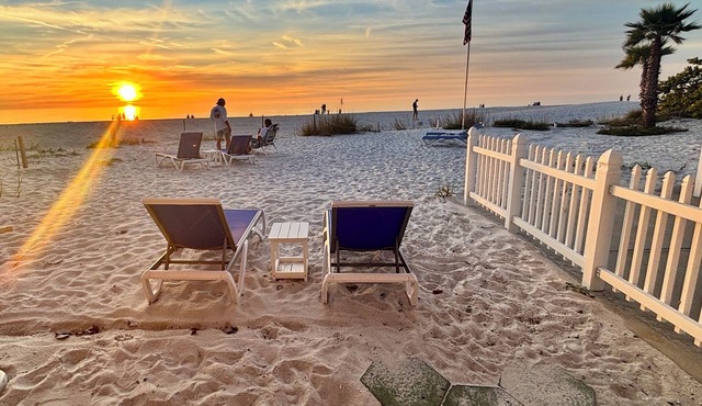 Rare Direct Beachfront Cottage Ground-Floor Walk-Out to the Sand No Stairs!