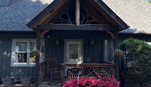 Red Maple Cabin in Franklin NC
