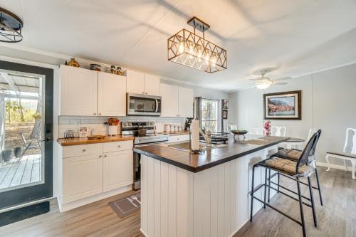 Relax Fireside! Retreat Near Chickamauga Lake