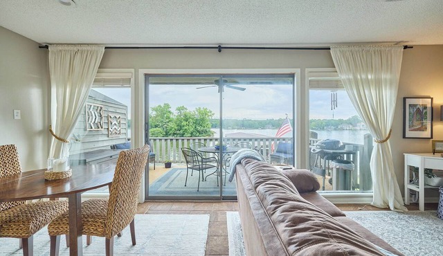 Relax sitting on your private balcony with views of Lake Hamilton.