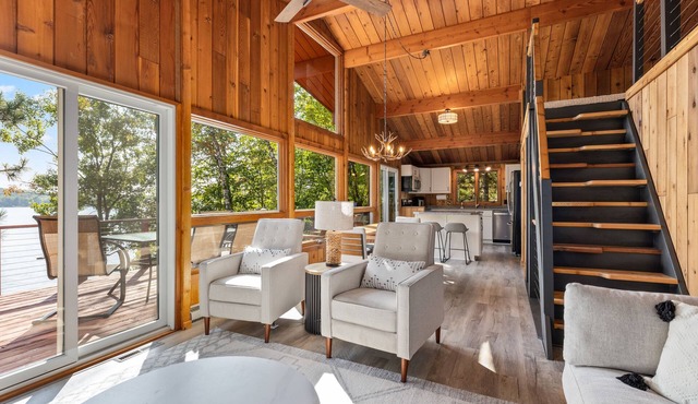 Relaxing Cabin Retreat with Lakeside Firepit, Swimming & Beautiful Lake Views