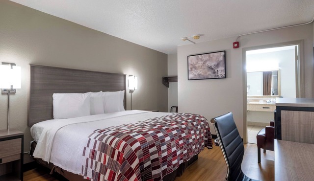 Relaxing King Bed Room Perfect for Road-Trip Travelers Exploring Charlottesville