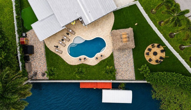🏡 Relaxing Lake Clarke Shores Getaway Near Everything