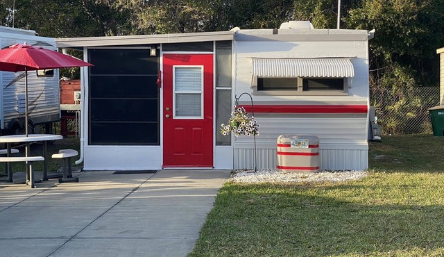 Retro Inspired Gem in Senior Community, Pet Friendly, Pool, 55+ 2nd Guest 45+