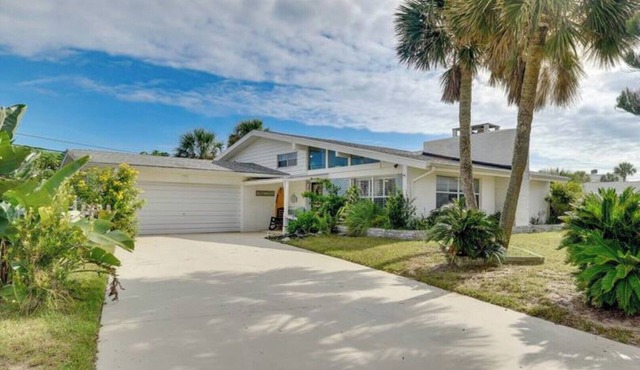 Retro Ormond Beach Home w/Pool 3BR-Walk to Ocean! in Ormond Beach