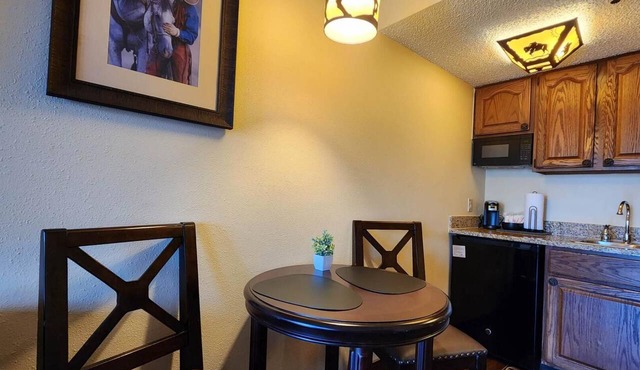 River Ranch Ground Floor Condo Steps to Rodeo and Saloon! 139