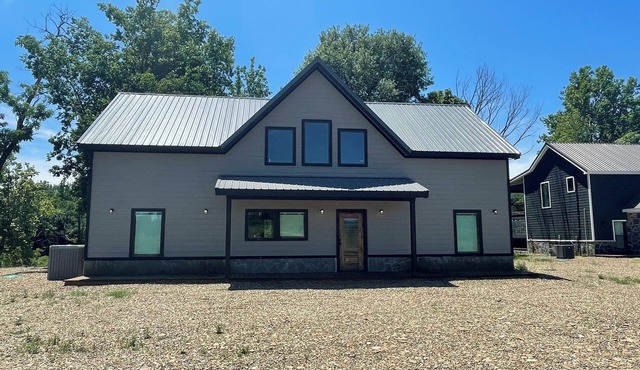 RiverBend Haven-Sleeps 8-River Access