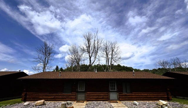 Riverfront Cabin #2. in Crystal Falls