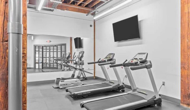 Riverfront DWTN Loft W/D Gated Parking