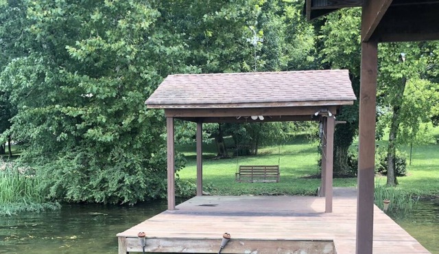 Riverfront Getaway in Birchwood