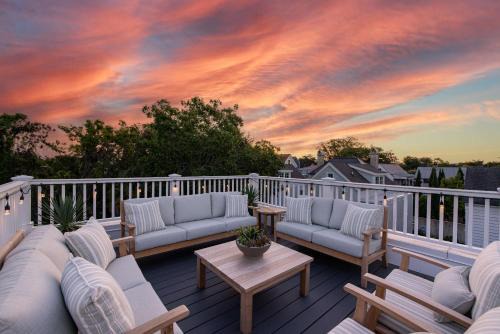 Rooftop & Hot Tub & Parking - 3 Blocks to King