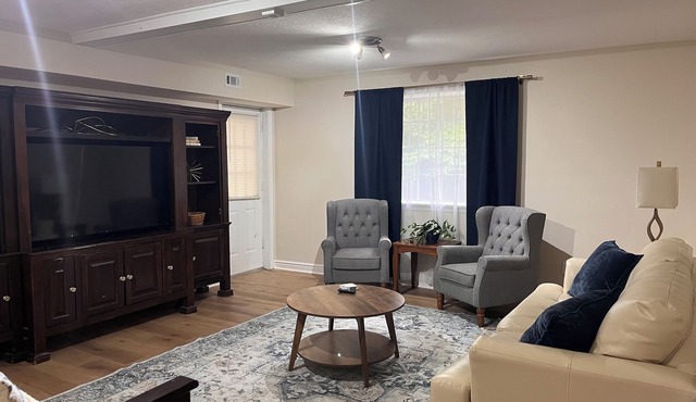 Royal Rebel Retreat: Charming Basement VRBO in Oxford, MS