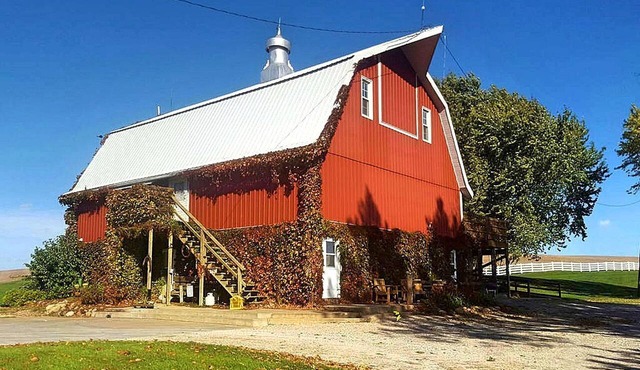 Rustic Barn Rental for a Rural Vacation near Des Moines, Iowa