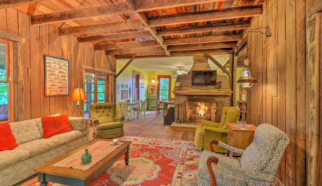 Rustic Cabin in the Woods: 2-Acre Fishing Pond!