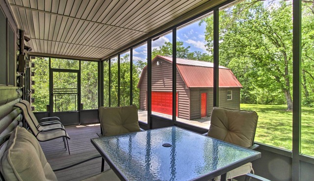 Rustic Cabin w/Screened Deck: 8 Mi to Dollywood