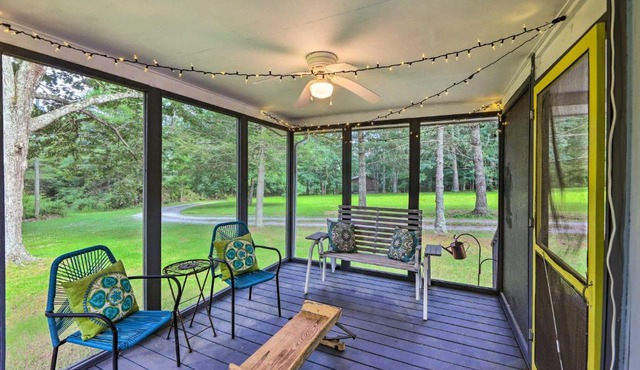 Rustic Hideaway w/Fire Pit < 1 Mi to River!