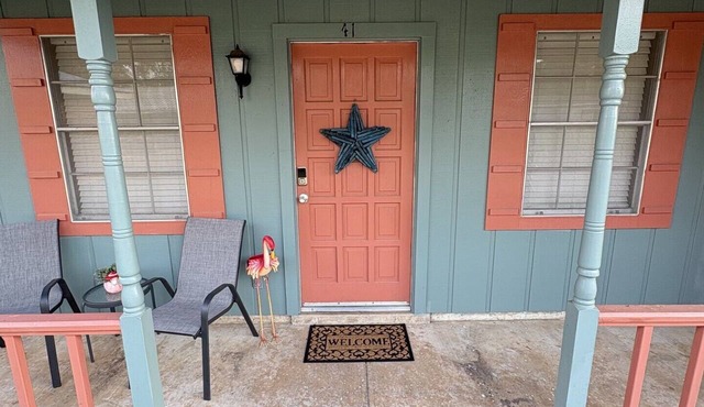 Rustic Retreat/1BR/Near ULM, Airport & Mall