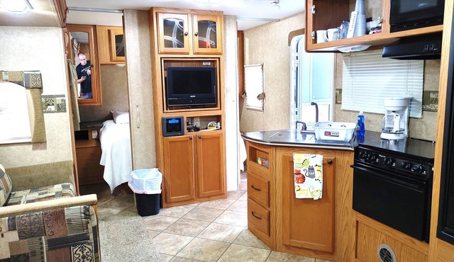 RV NSB Sun & Shade Tree, Pool & Picnic RV Vacation