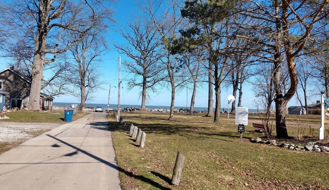 Rye Beach Lake Front Home near Cedar Point in Huron