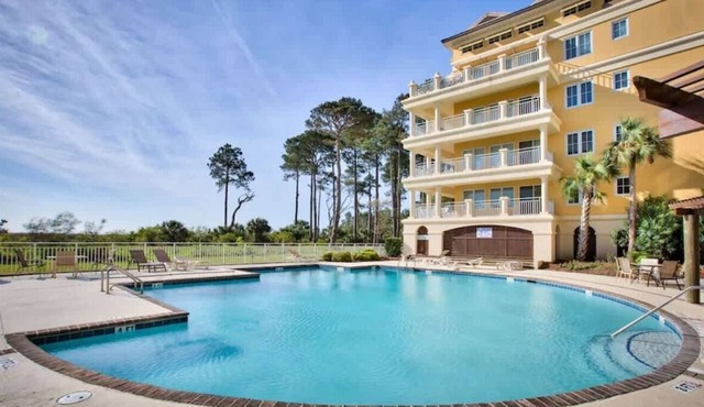 Sandy Feet Retreat-Penthouse- Included Golf Cart