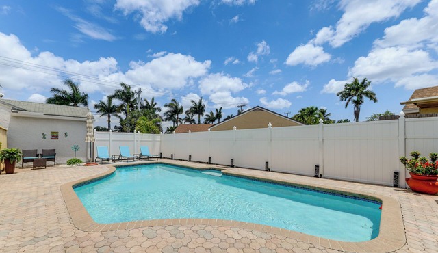 Screened Patio + Pool: Work Remote in Boca Raton!