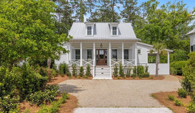 Screened Porch, Bunk Room & Close to Moreland Amenities
